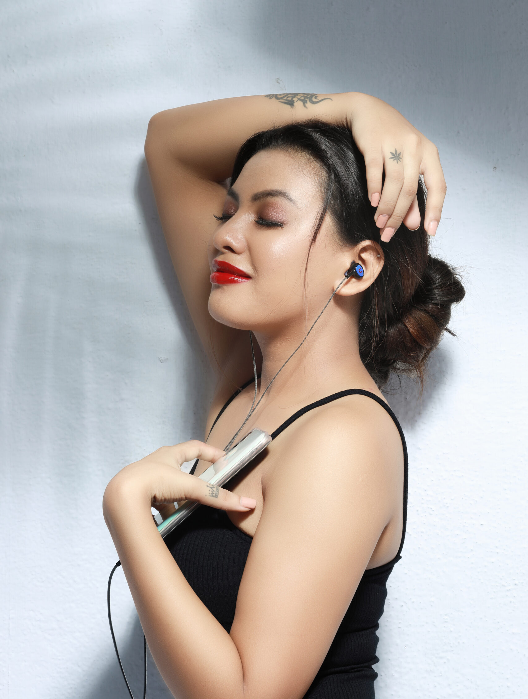 Fashion portrait photography by 3WINGS PHOTOGRAPHY Hyderabad featuring creative studio lighting and professional model pose