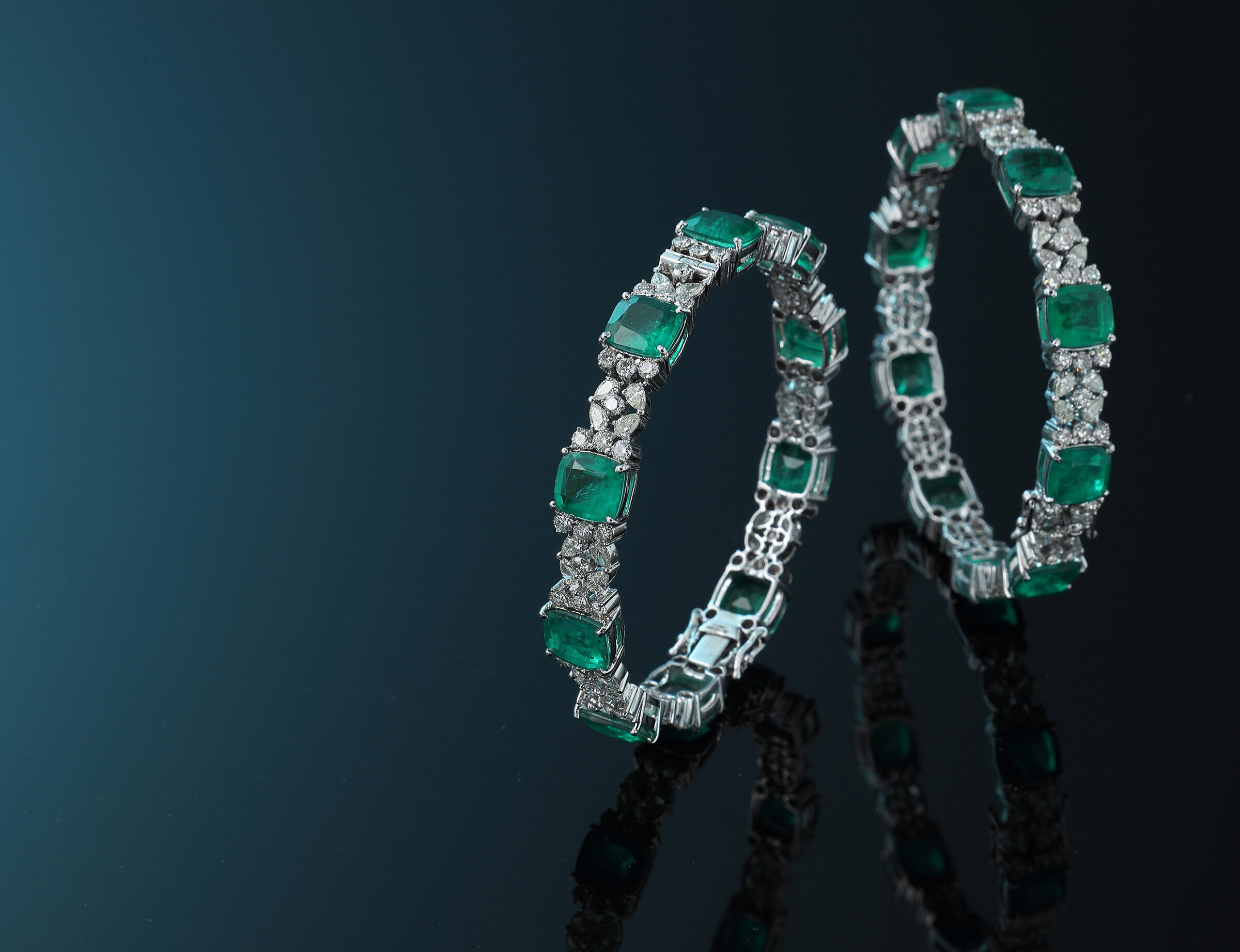 luxury emerald jewellery photography | 3wings photography